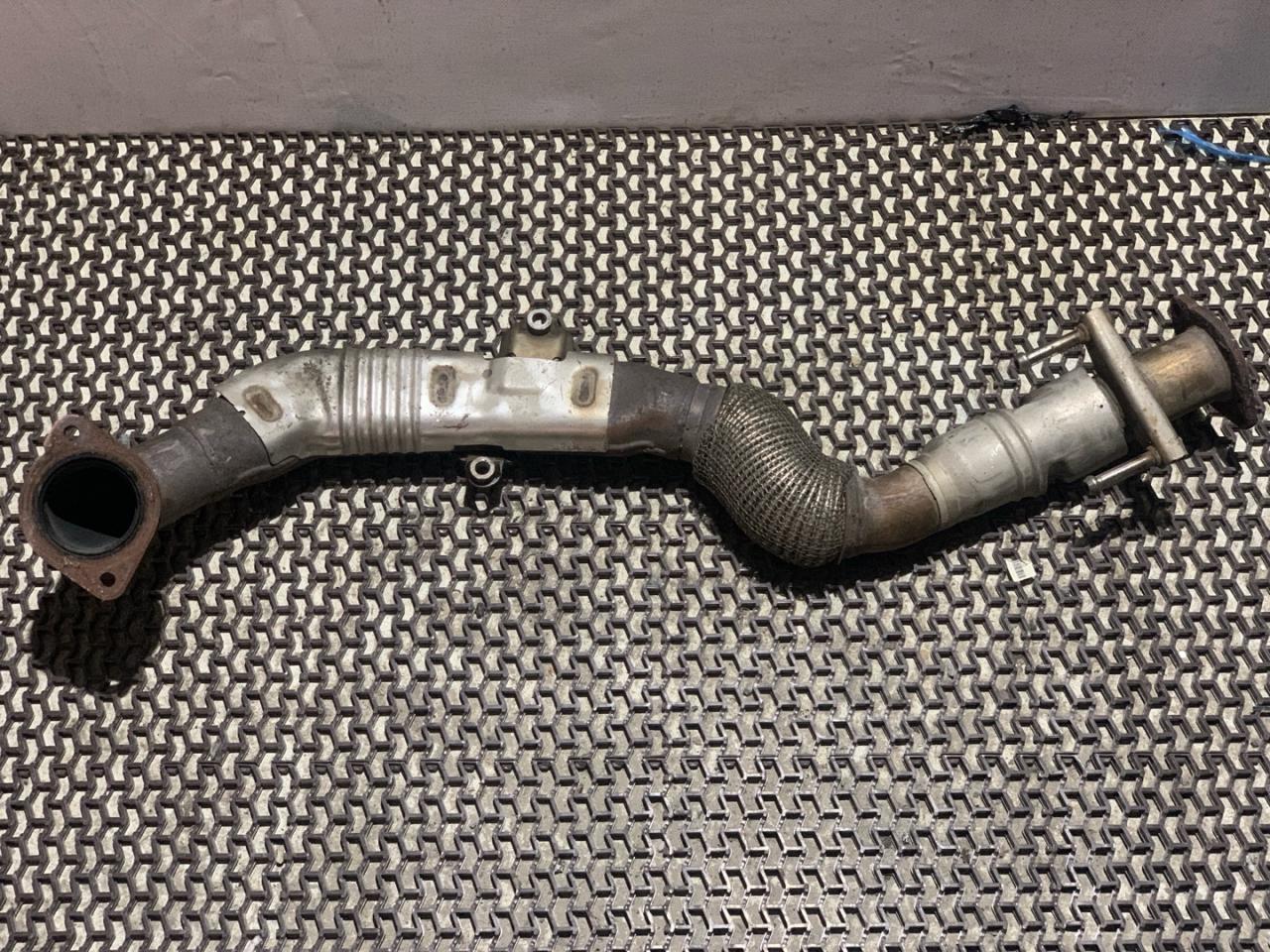 глушитель Chevrolet Equinox 3 поколение 2019, 2.0 л., бензин, АКПП, черный, внедорожник 5 дв., передний привод - фото №1