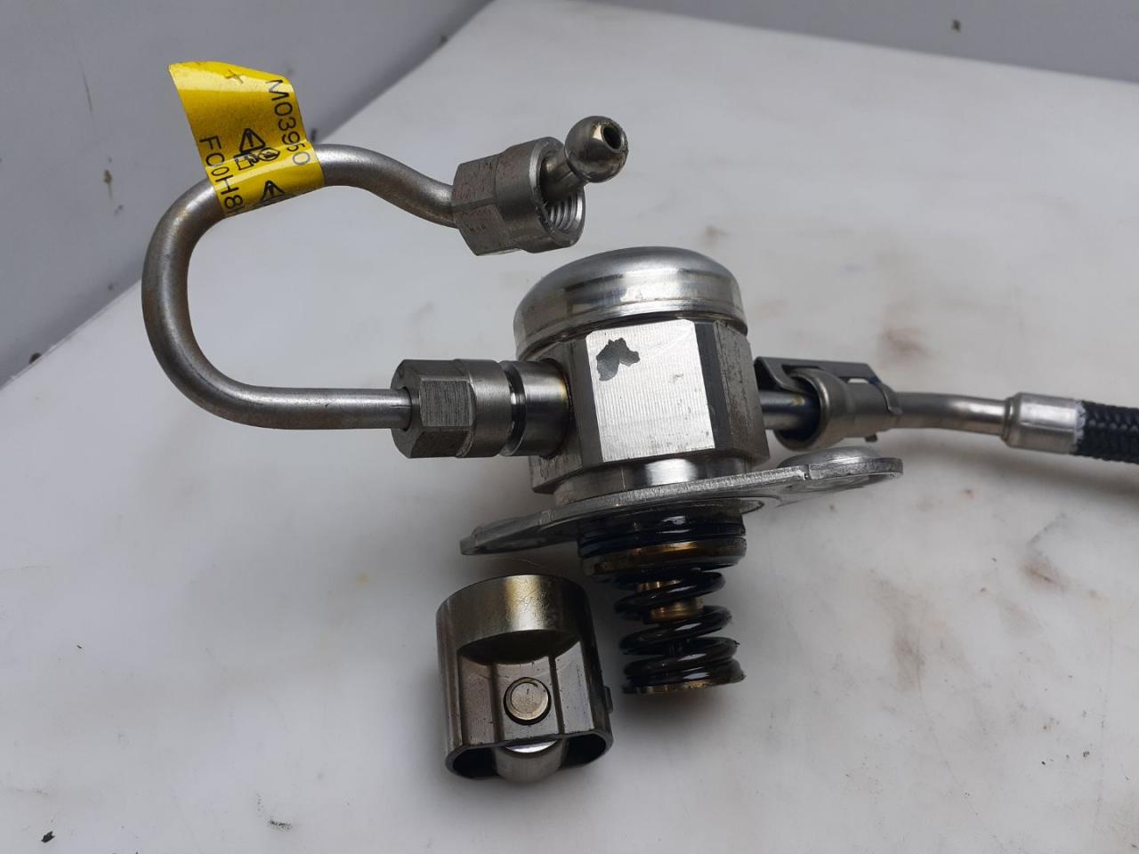 насос топливоподкачивающий ТНВД GMC Terrain 2 поколение 2018, 2.0 л., бензин, АКПП, серый, передний привод, 12672144 - фото №1