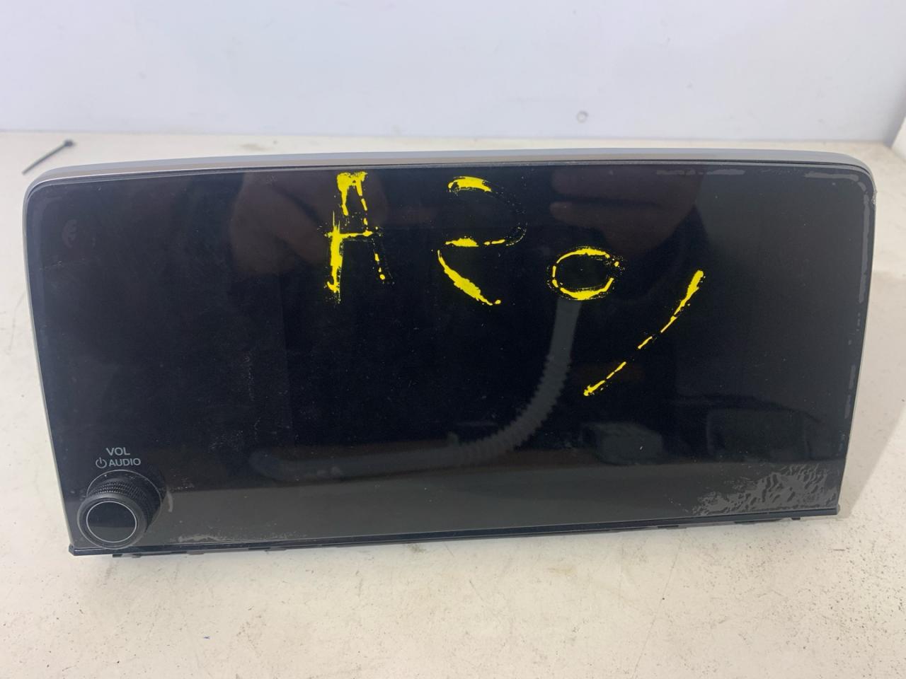 дисплей Honda CR-V 5 поколение 2019, 1.5 л., бензин, АКПП, белый, 39710TLAA31 - фото №1