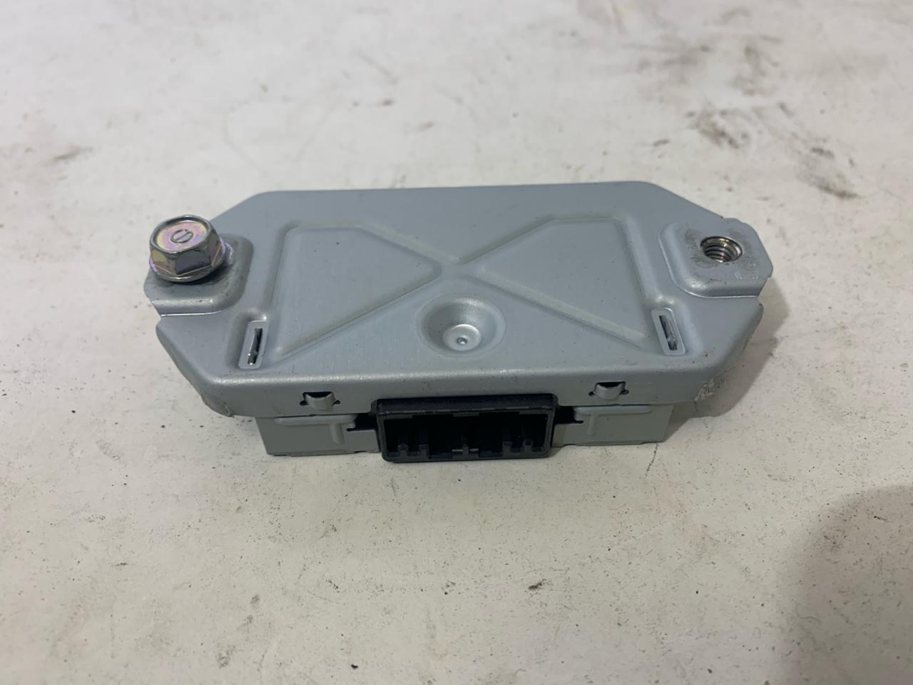 блок управления (другие) Honda CR-V 5 поколение 2019, 1.5 л., бензин, АКПП, белый, 39200TLAA611M1 - фото №1