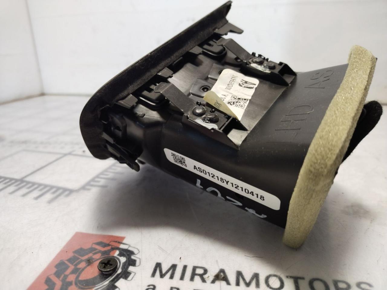 дефлектор обдува салона Honda CR-V 5 поколение 2019, 1.5 л., бензин, АКПП, белый, AS01218Y1210418, 77630-TLA-A01ZA - фото №1