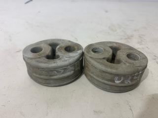 Резинка глушителя Chevrolet Equinox 3 поколение 2019, 2.0 л., бензин, АКПП, черный, внедорожник 5 дв., передний привод