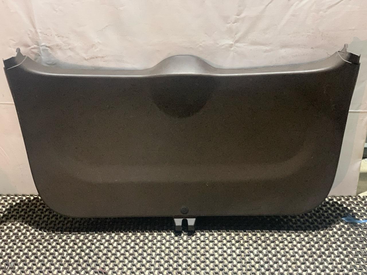 обшивка крышки багажника Buick Encore 1 поколение 2014, 1.4 л., бензин, АКПП, хетчбэк 5 дв. - фото №1