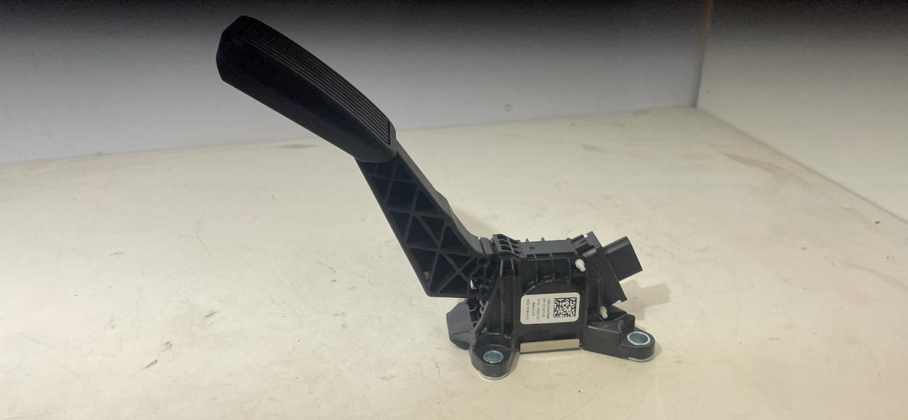 педаль Honda Accord 10 поколение 2018, 1.5 л., бензин, АКПП, седан, 204427-02, PA66-GF40 - фото №1