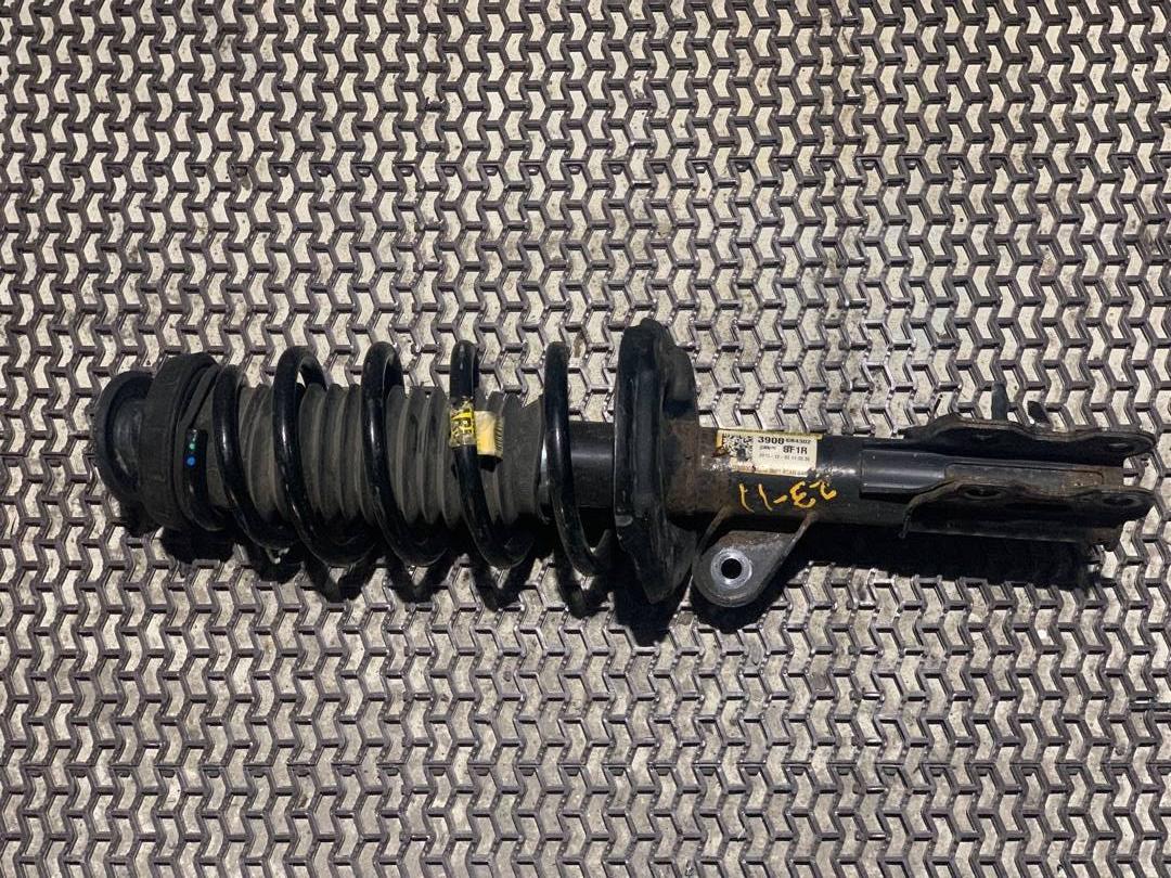 амортизатор передний правый Buick Encore 1 поколение 2014, 1.4 л., бензин, АКПП, хетчбэк 5 дв., 3900C64302 - фото №1