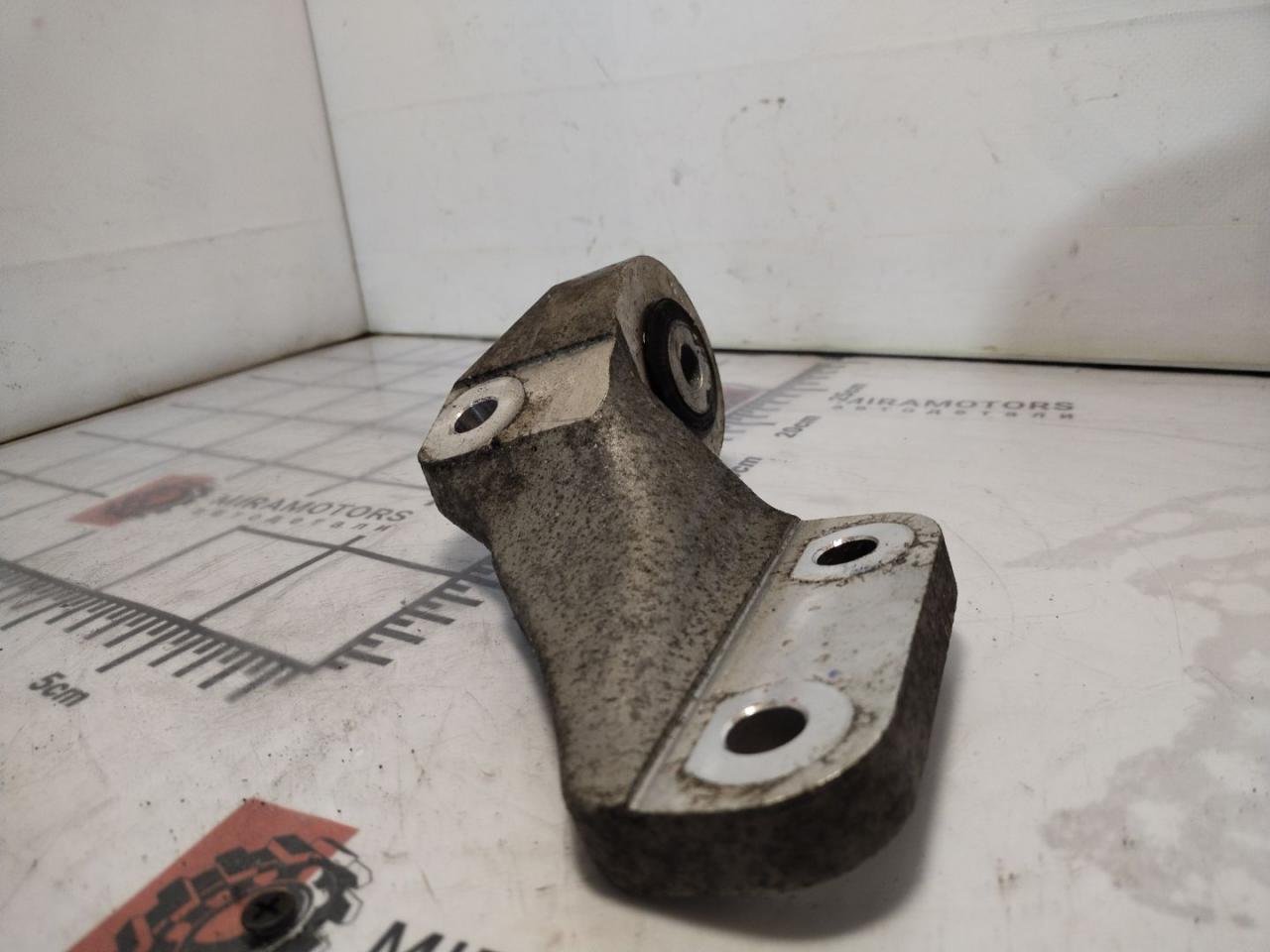 кронштейн КПП Chevrolet Equinox 3 поколение 2019, 1.5 л., бензин, АКПП, серый, внедорожник 5 дв., полный привод, 84338109 - фото №1