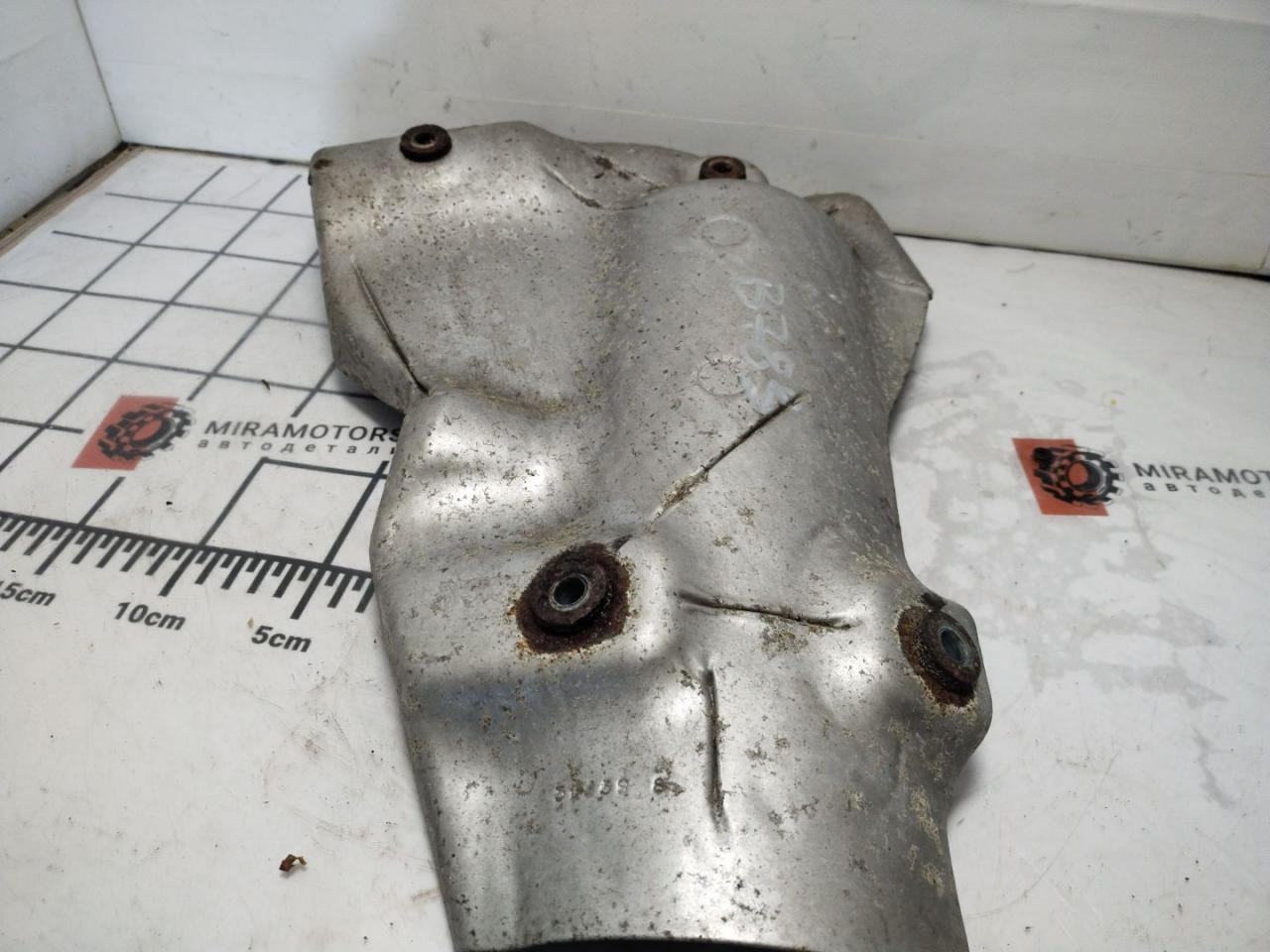 тепловой экран глушителя Chevrolet Equinox 3 поколение 2019, 1.5 л., бензин, АКПП, серый, внедорожник 5 дв., полный привод, 13230128 - фото №1