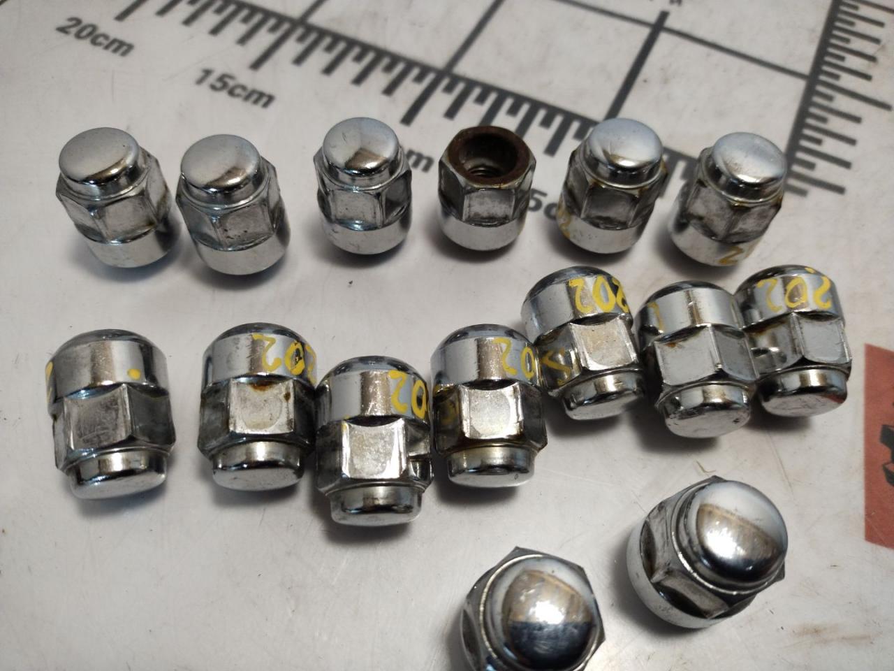 гайка колесная Acura RDX 3 поколение 2019, 2.0 л., бензин, АКПП, белый, передний привод - фото №1