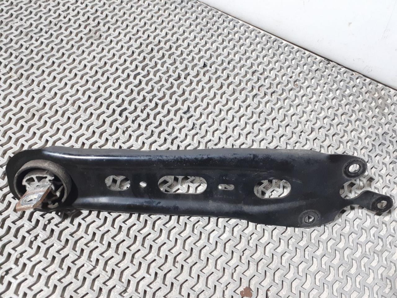 рычаг задний правый Chevrolet Equinox 3 поколение 2019, 1.5 л., бензин, АКПП, серый, внедорожник 5 дв., полный привод, 84175531 - фото №1