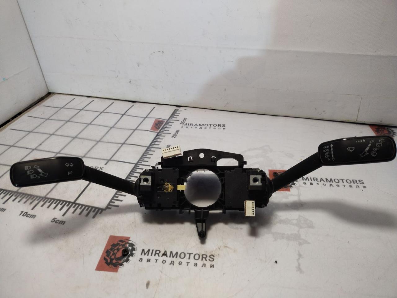 переключатель подрулевой (стрекоза) Volkswagen Tiguan 2 поколение 2018, 2.0 л., FSI, бензин, АКПП, белый, внедорожник 5 дв., 5Q0953513AJIGI, 5Q0953507HL, 5Q0953513P - фото №1