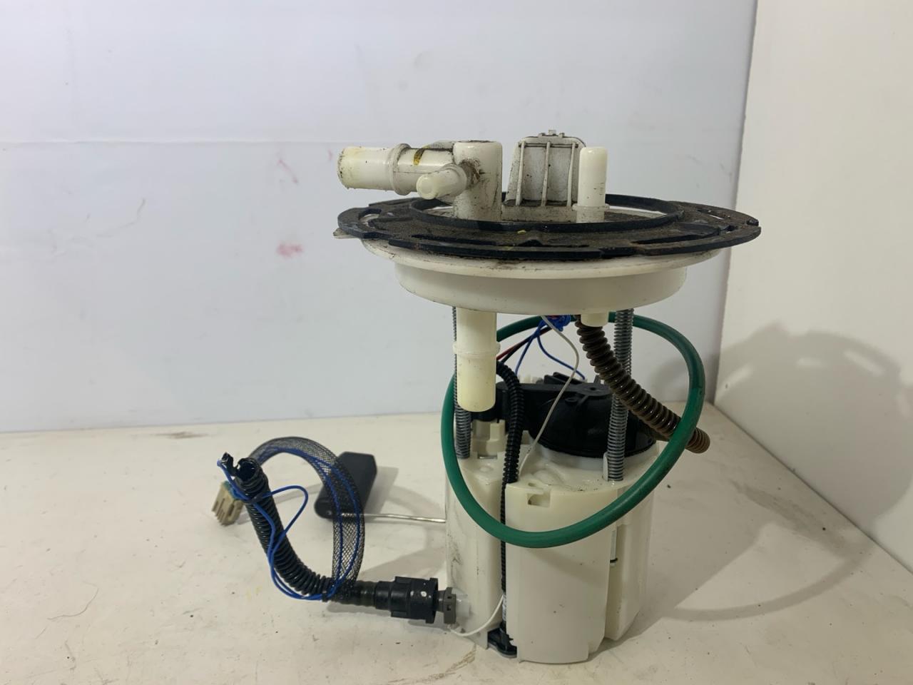 насос топливный Chevrolet Equinox 3 поколение 2019, 1.5 л., бензин, АКПП, серый, внедорожник 5 дв., полный привод, 84153105002 - фото №1