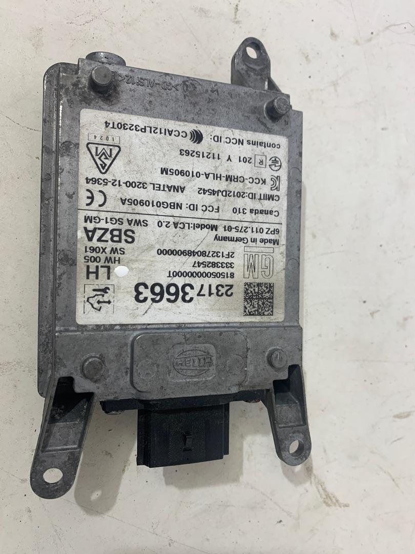 датчик мертвых (слепых) зон Buick Encore 1 поколение 2014, 1.4 л., бензин, АКПП, хетчбэк 5 дв., 23173663 - фото №1