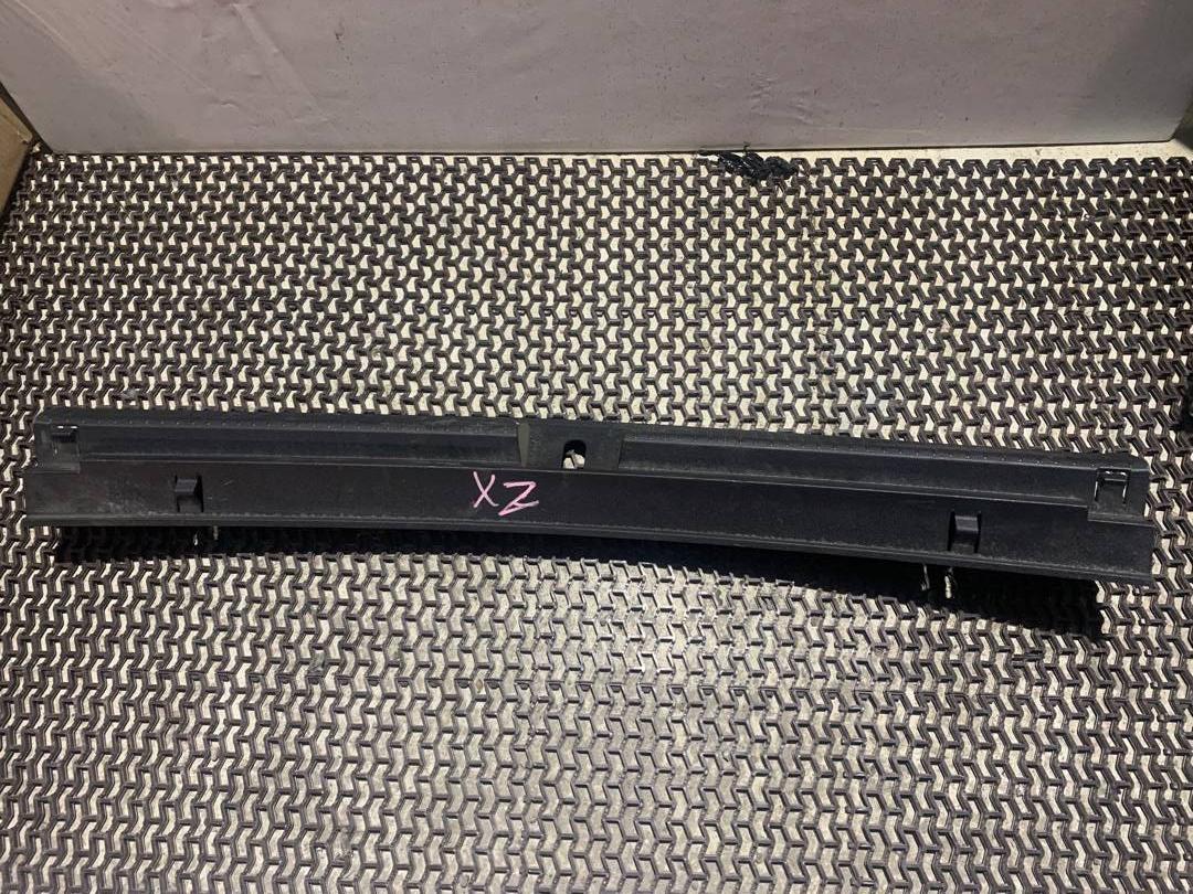 накладка внутренняя на заднюю панель кузова Volkswagen Tiguan 2 поколение 2018, 2.0 л., FSI, бензин, АКПП, белый, внедорожник 5 дв., 5NN86345982V - фото №1