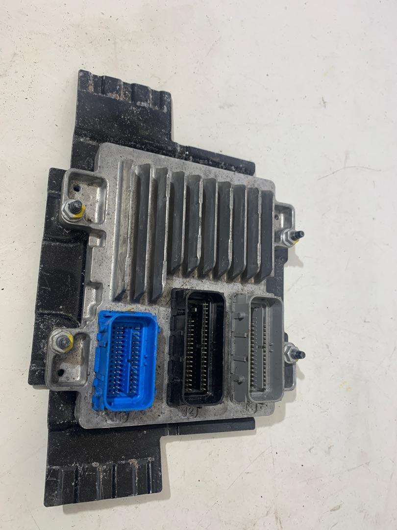 блок управления двигателем Buick Encore 1 поколение 2014, 1.4 л., бензин, АКПП, хетчбэк 5 дв., ABEL, 12656958 - фото №1