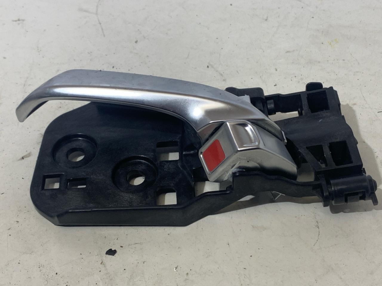 ручка внутренняя задняя левая Acura RDX 3 поколение 2019, 2.0 л., бензин, АКПП, белый, передний привод, 72160-TJB-A11 - фото №1