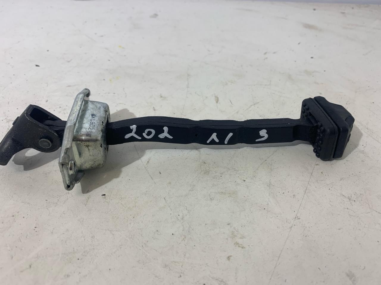 ограничитель открывания двери Acura RDX 3 поколение 2019, 2.0 л., бензин, АКПП, белый, передний привод, 72880-TJB-A01 - фото №1