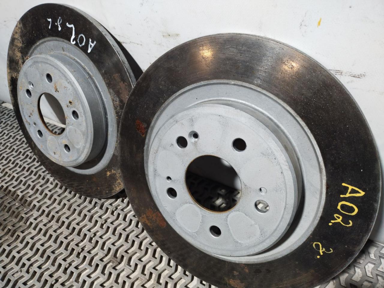 диск тормозной задний Acura MDX 4 поколение 2022, 3.5 л., бензин, АКПП, серый, внедорожник 5 дв. - фото №1