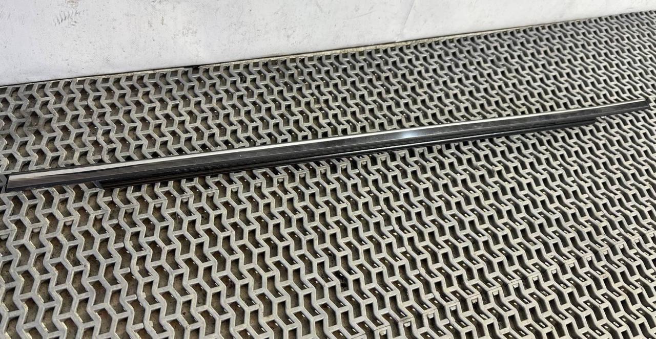 молдинг двери задней левой Acura TLX 3-е поколение 2021, 2.0 л., бензин, АКПП, седан, 72950-TJB-A01 - фото №1