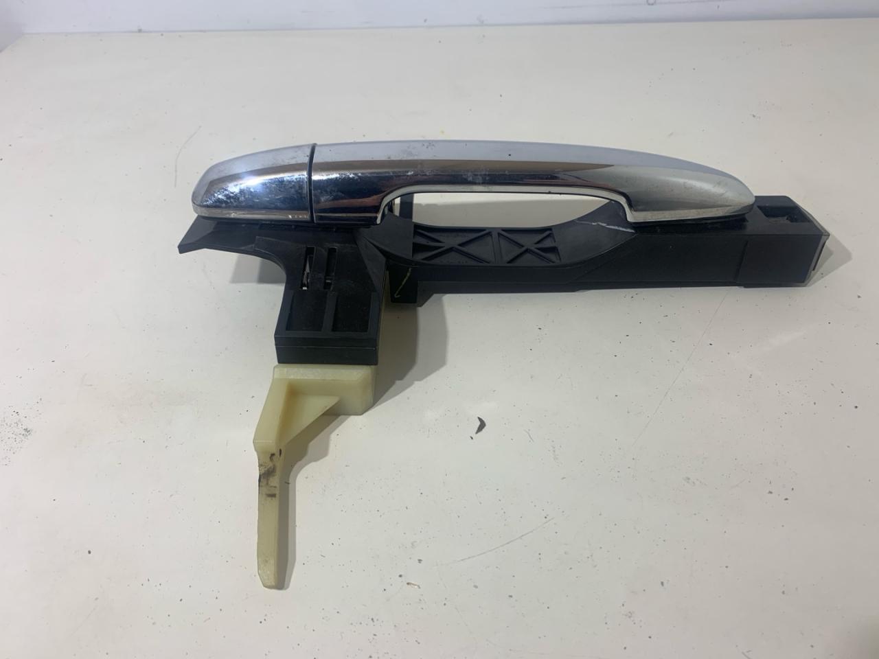 ручка наружная Subaru Tribeca 1 поколение 2007, 3.0 л., бензин, АКПП, внедорожник 5 дв. - фото №1