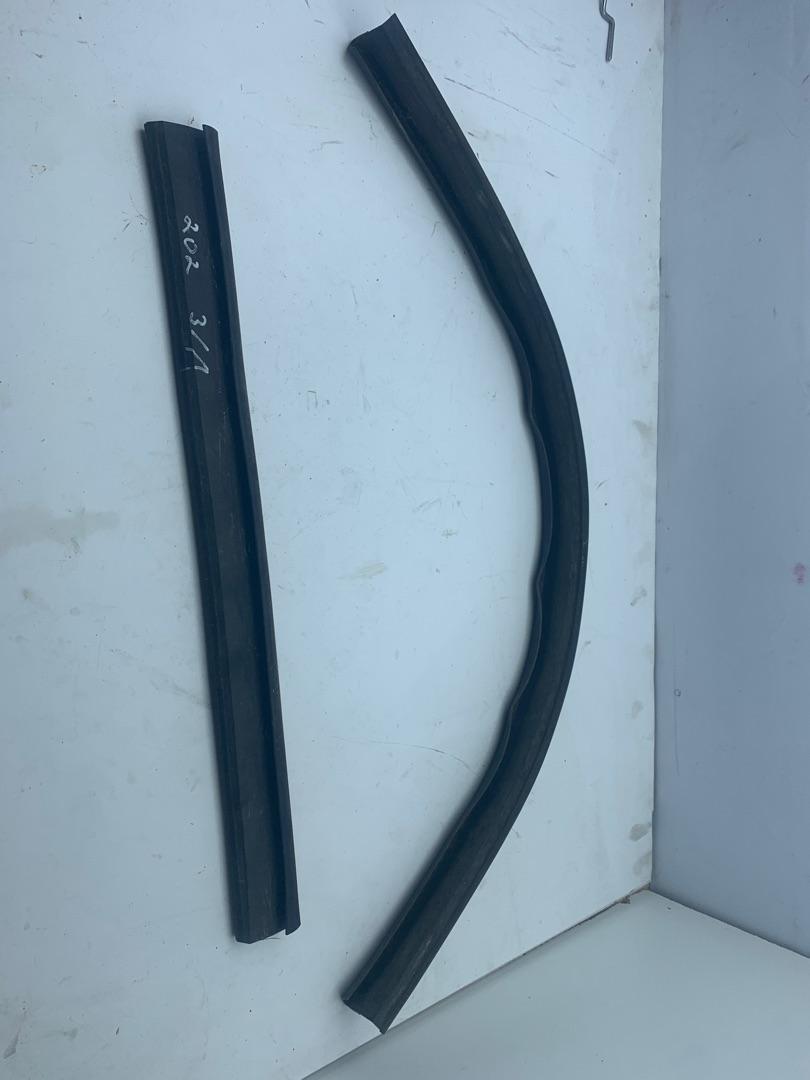 уплотнитель двери Acura RDX 3 поколение 2019, 2.0 л., бензин, АКПП, белый, передний привод - фото №1