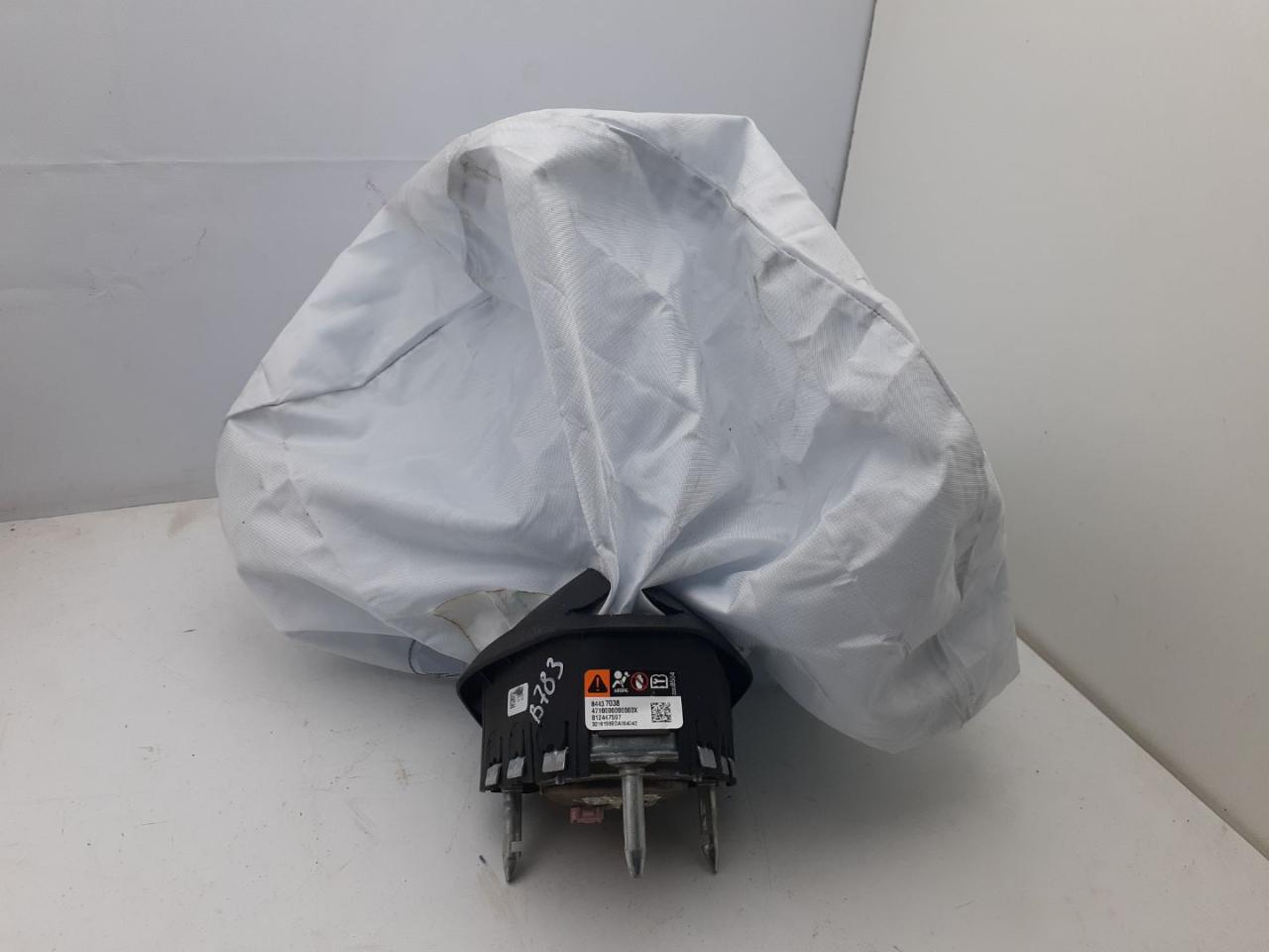 подушка безопасности водителя Chevrolet Equinox 3 поколение 2019, 1.5 л., бензин, АКПП, серый, внедорожник 5 дв., полный привод - фото №1