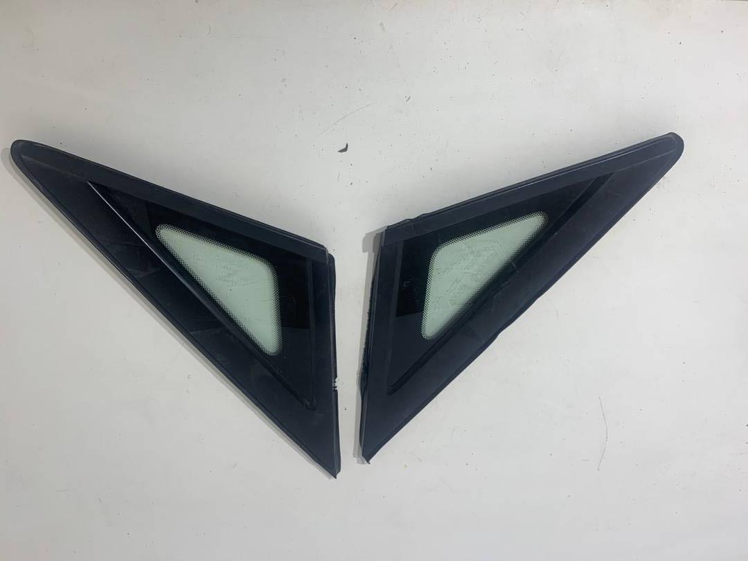 форточка передняя правая Subaru Tribeca 1 поколение 2007, 3.0 л., бензин, АКПП, внедорожник 5 дв. - фото №1