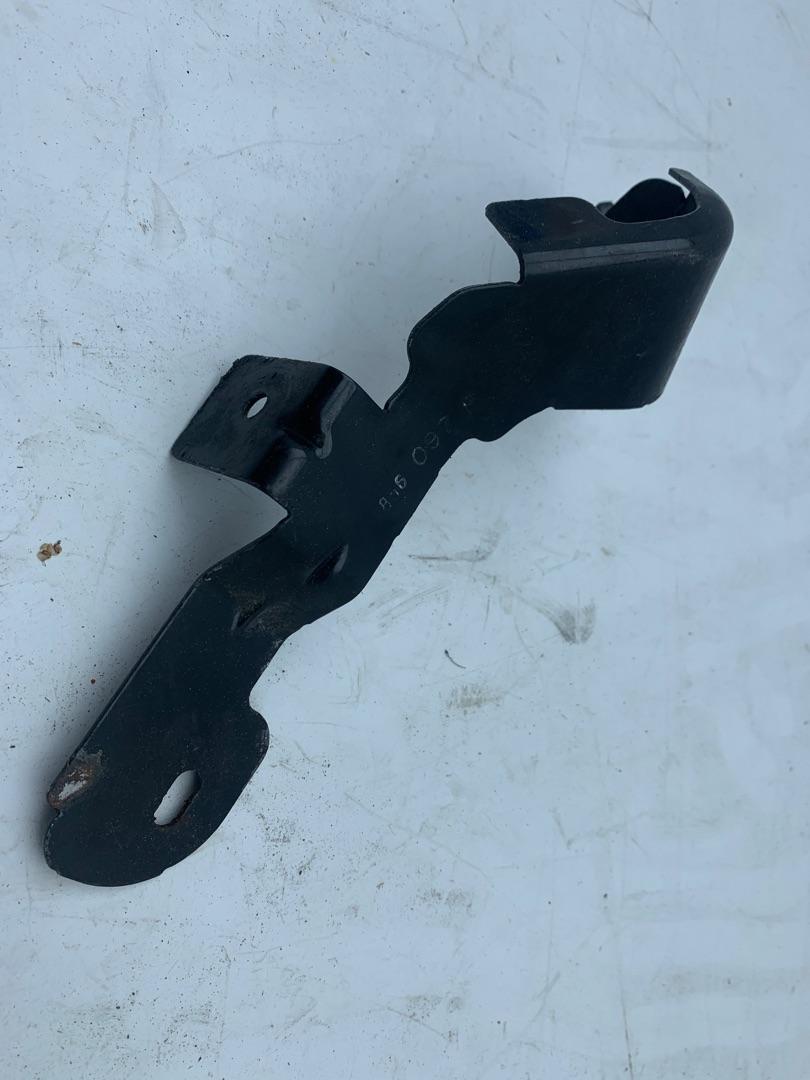 кронштейн (крепление) GMC Terrain 2 поколение 2018, 1.5 л., бензин, АКПП, черный, внедорожник 5 дв., полный привод, 856097F - фото №1