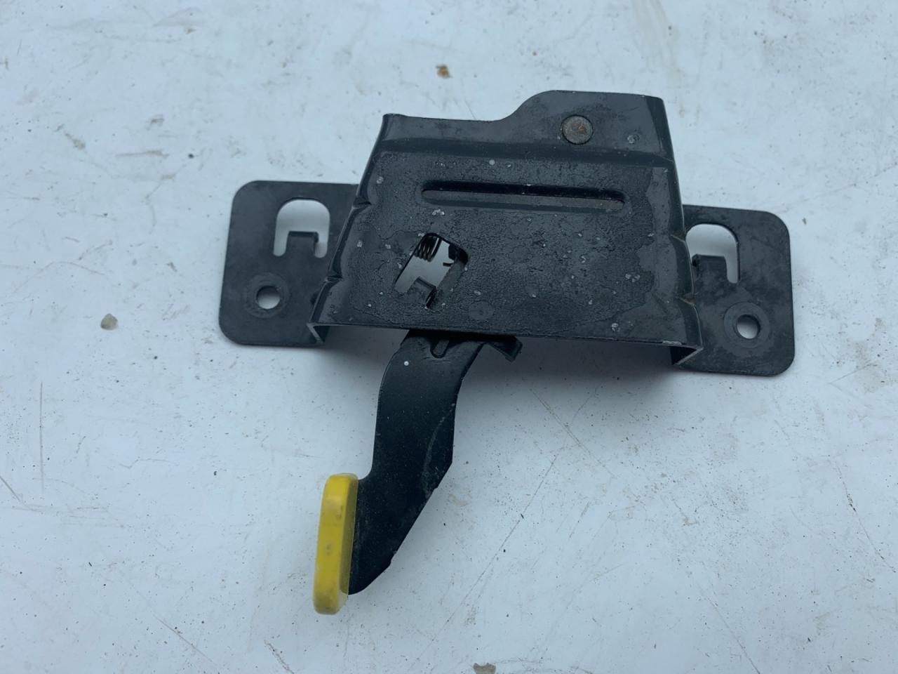 замок капота GMC Terrain 2 поколение 2018, 1.5 л., бензин, АКПП, черный, внедорожник 5 дв., полный привод - фото №1