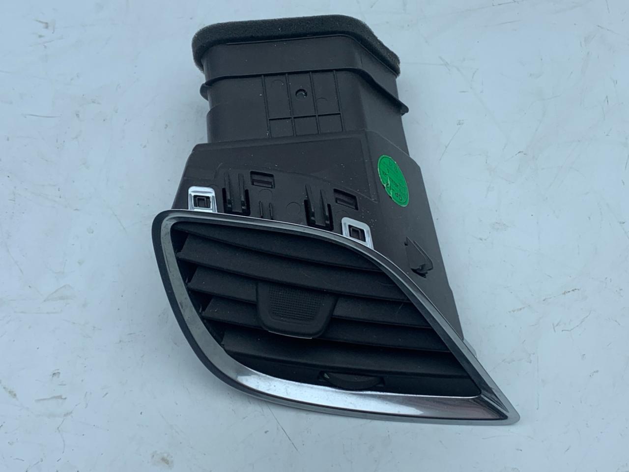 дефлектор обдува салона Buick Encore 1 поколение 2014, 1.4 л., бензин, АКПП, хетчбэк 5 дв., 95316017 - фото №1