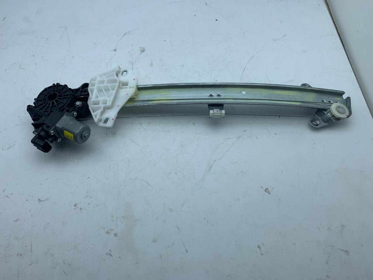 стеклоподъемник задний правый Acura TLX 3-е поколение 2021, 2.0 л., бензин, АКПП, седан - фото №1