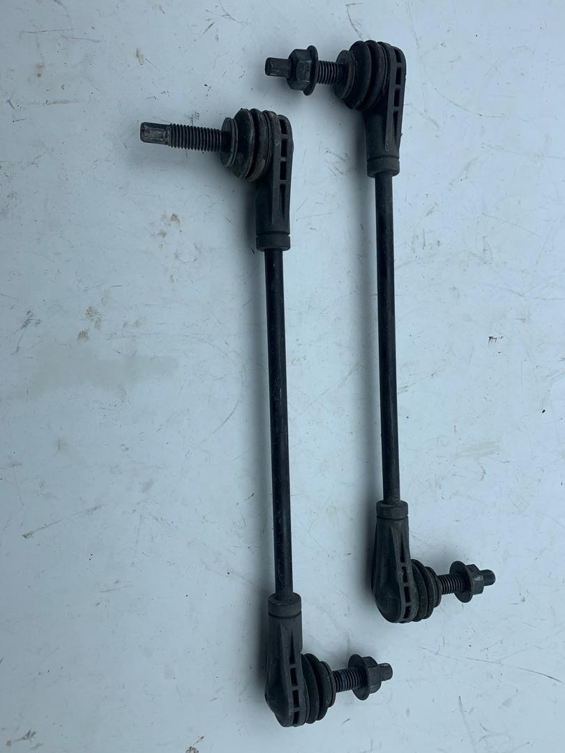 стойка стабилизатора Chevrolet Equinox 3 поколение 2018, 1.5 л., бензин, АКПП, белый, внедорожник 5 дв., полный привод - фото №1