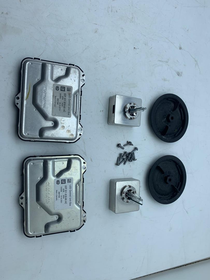 блок розжига ксенона GMC Terrain 2 поколение 2018, 1.5 л., бензин, АКПП, черный, внедорожник 5 дв., полный привод, 195979-00AC, 0837596 - фото №1