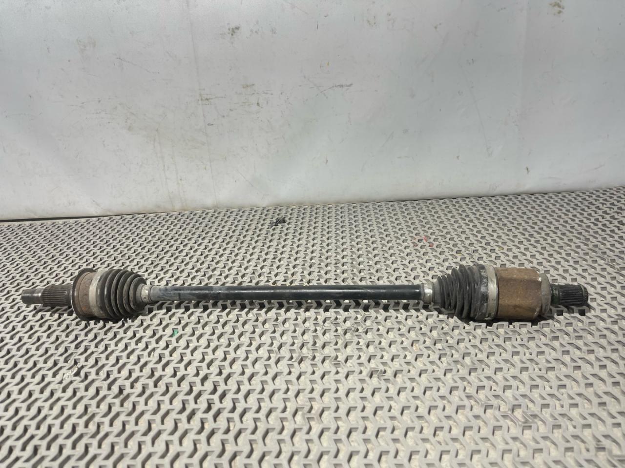 полуось задняя (приводной вал, ШРУС) Chevrolet Equinox 3 поколение 2019, 2.0 л., бензин, АКПП, черный, внедорожник 5 дв., полный привод, 84241269 - фото №1