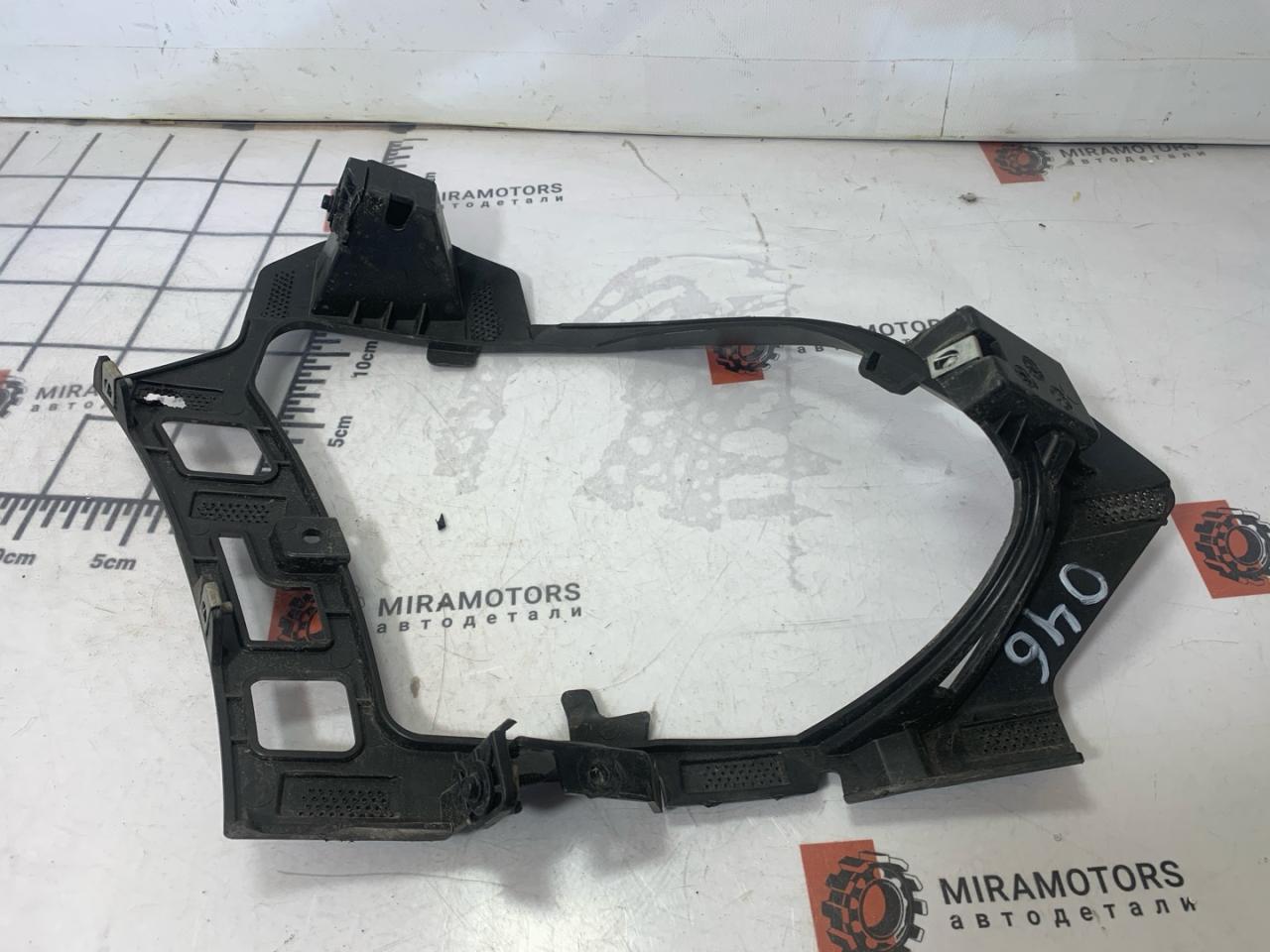 рамка фары противотуманной левой Chevrolet Equinox 3 поколение 2018, 2.0 л., бензин, АКПП, синий, внедорожник 5 дв., передний привод, 23303199 - фото №1