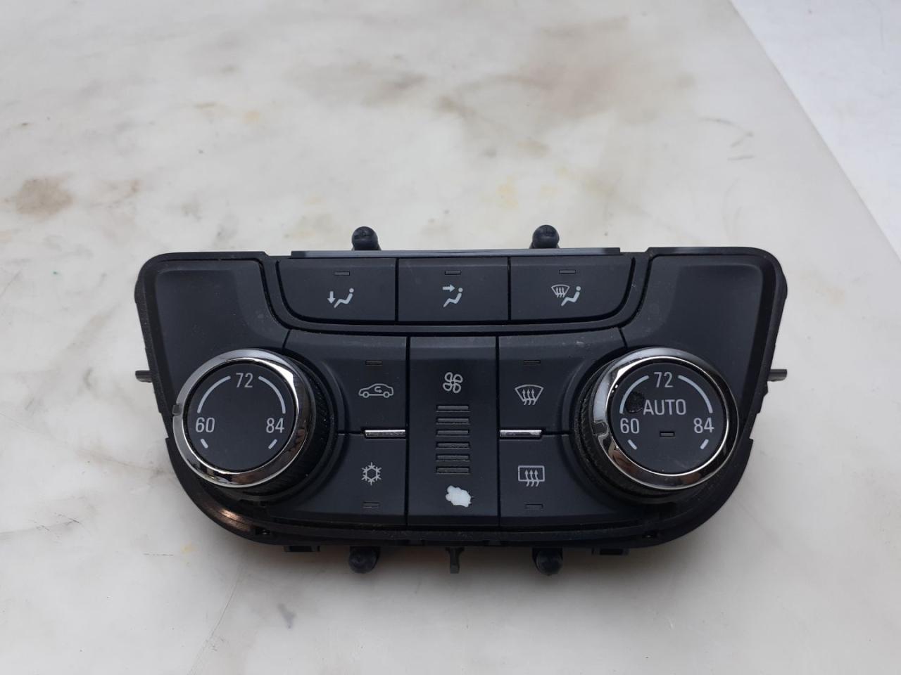 блок управления печки / климат-контроля Buick Encore 1 поколение 2014, 1.4 л., бензин, АКПП, баклажан, внедорожник 5 дв., 5020768, 22944943 - фото №1