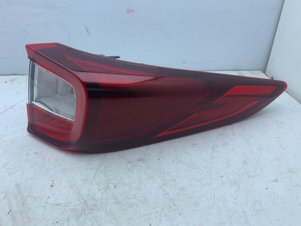 фонарь задний правый Acura RDX 3 поколение 2019, 2.0 л., бензин, АКПП, белый, внедорожник 5 дв., полный привод - фото №1