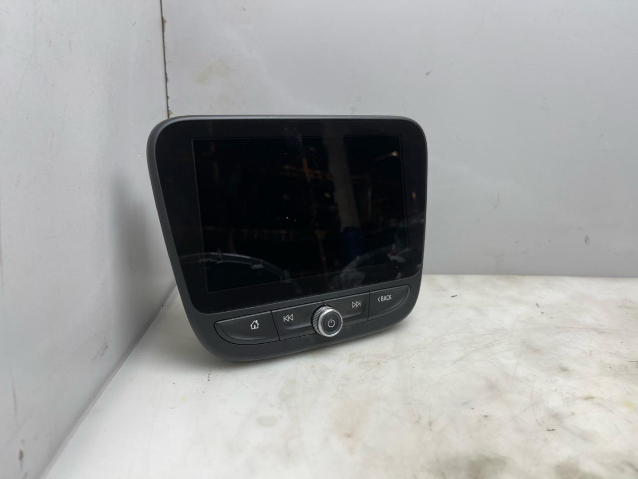 дисплей Chevrolet Equinox 3 поколение 2018, 1.5 л., бензин, АКПП, белый, внедорожник 5 дв., полный привод, 84567685 - фото №1