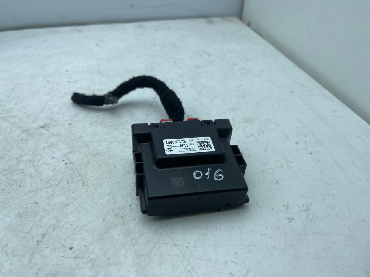 блок управления парктрониками Chevrolet Equinox 3 поколение 2018, 1.5 л., бензин, АКПП, черный, внедорожник 5 дв., полный привод, 13521139 - фото №1