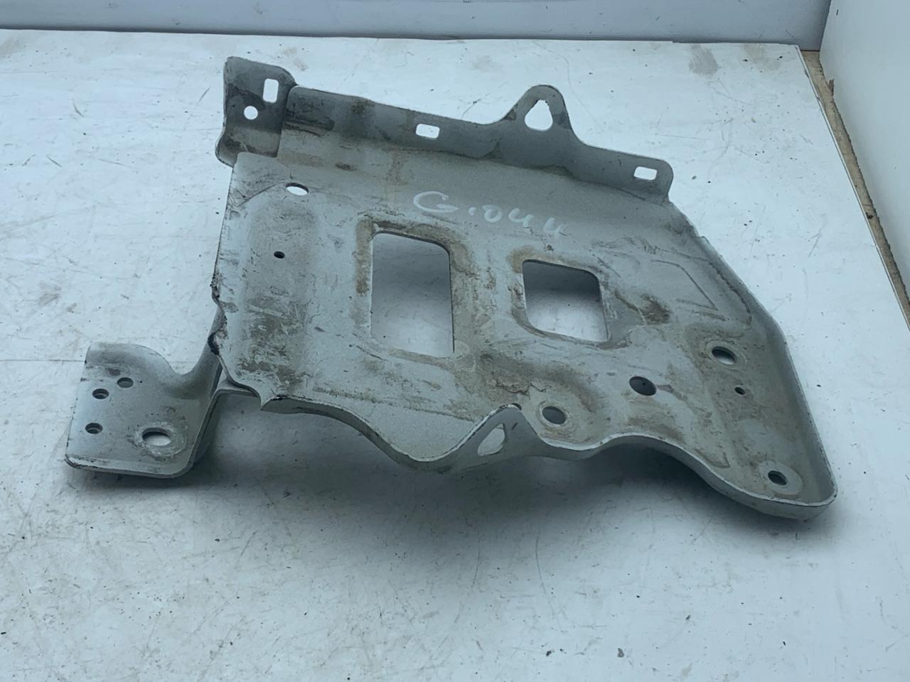 полка аккумулятора Acura RDX 3 поколение 2019, 2.0 л., бензин, АКПП, белый, внедорожник 5 дв., полный привод - фото №1