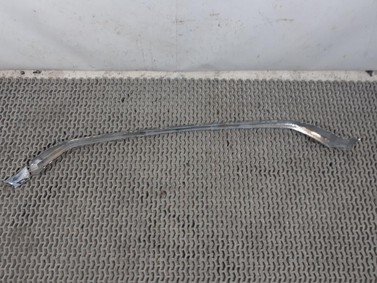 молдинг переднего бампера GMC Terrain 2 поколение 2018, 1.5 л., бензин, АКПП, черный, внедорожник 5 дв., полный привод - фото №1