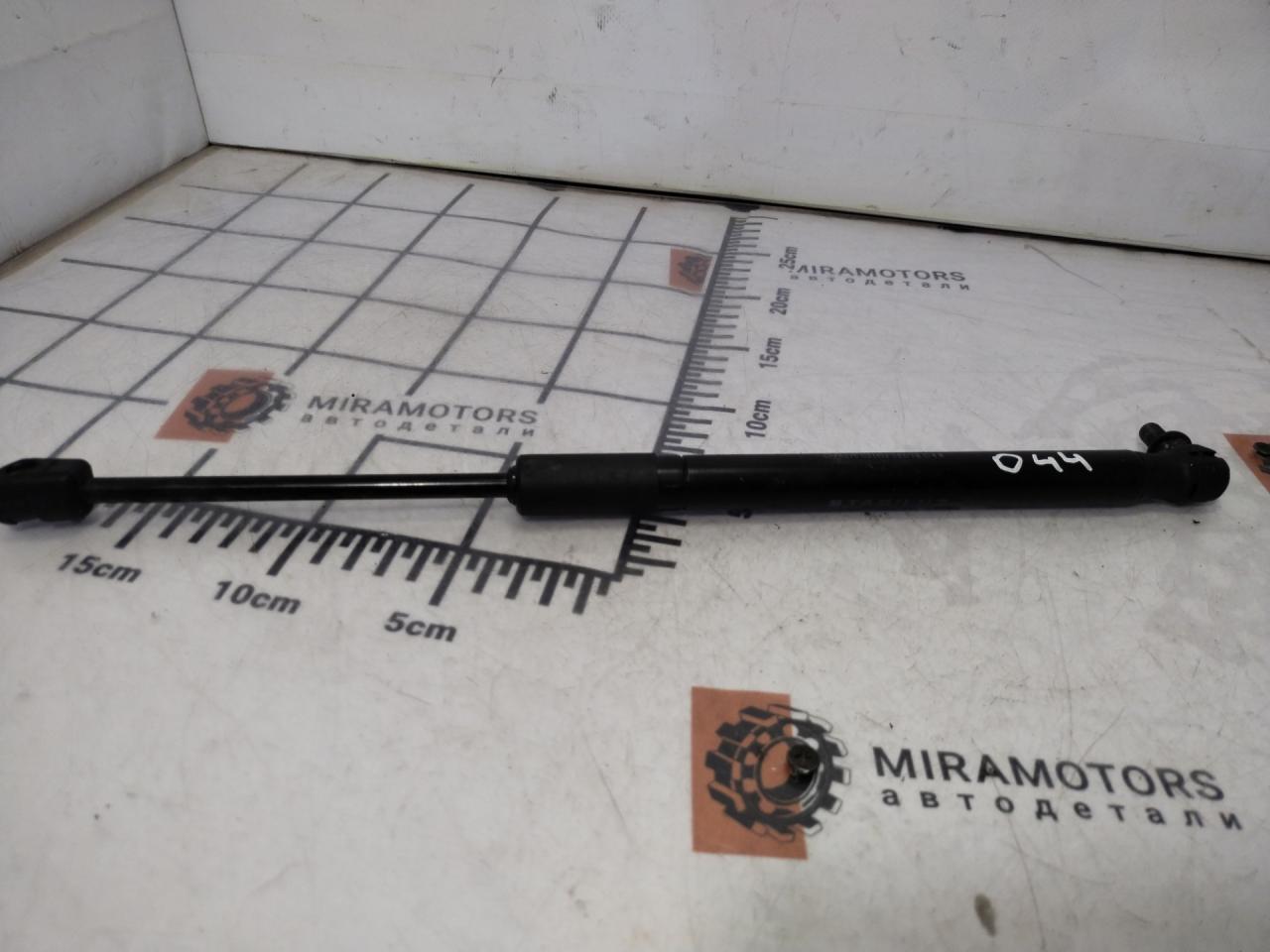 амортизатор капота Acura RDX 3 поколение 2019, 2.0 л., бензин, АКПП, белый, внедорожник 5 дв., полный привод - фото №1