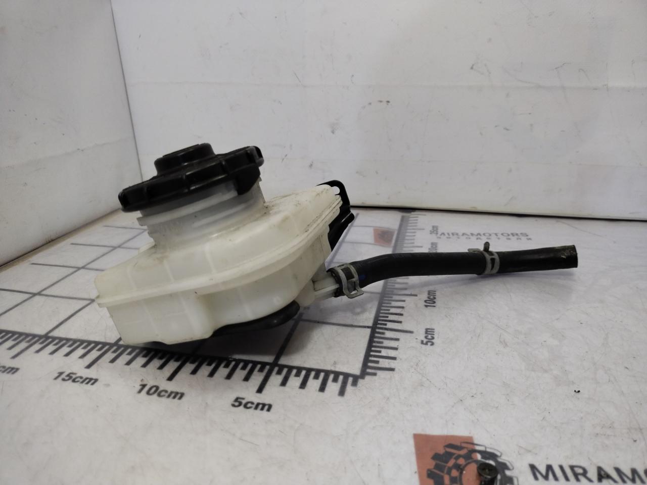 бачок тормозной жидкости Acura RDX 3 поколение 2019, 2.0 л., бензин, АКПП, белый, внедорожник 5 дв., полный привод, 838090 - фото №1