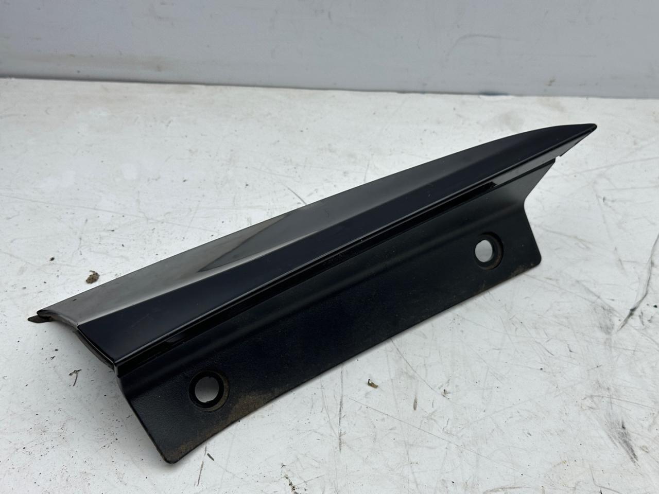 молдинг крыла заднего правого Acura RDX 3 поколение 2019, 2.0 л., бензин, АКПП, белый, внедорожник 5 дв., полный привод, 75610TJBAA02021 - фото №1