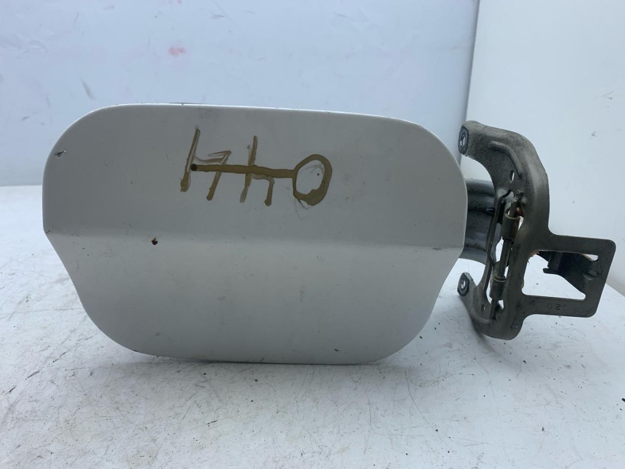 лючок топливного бака Acura RDX 3 поколение 2019, 2.0 л., бензин, АКПП, белый, внедорожник 5 дв., полный привод - фото №1