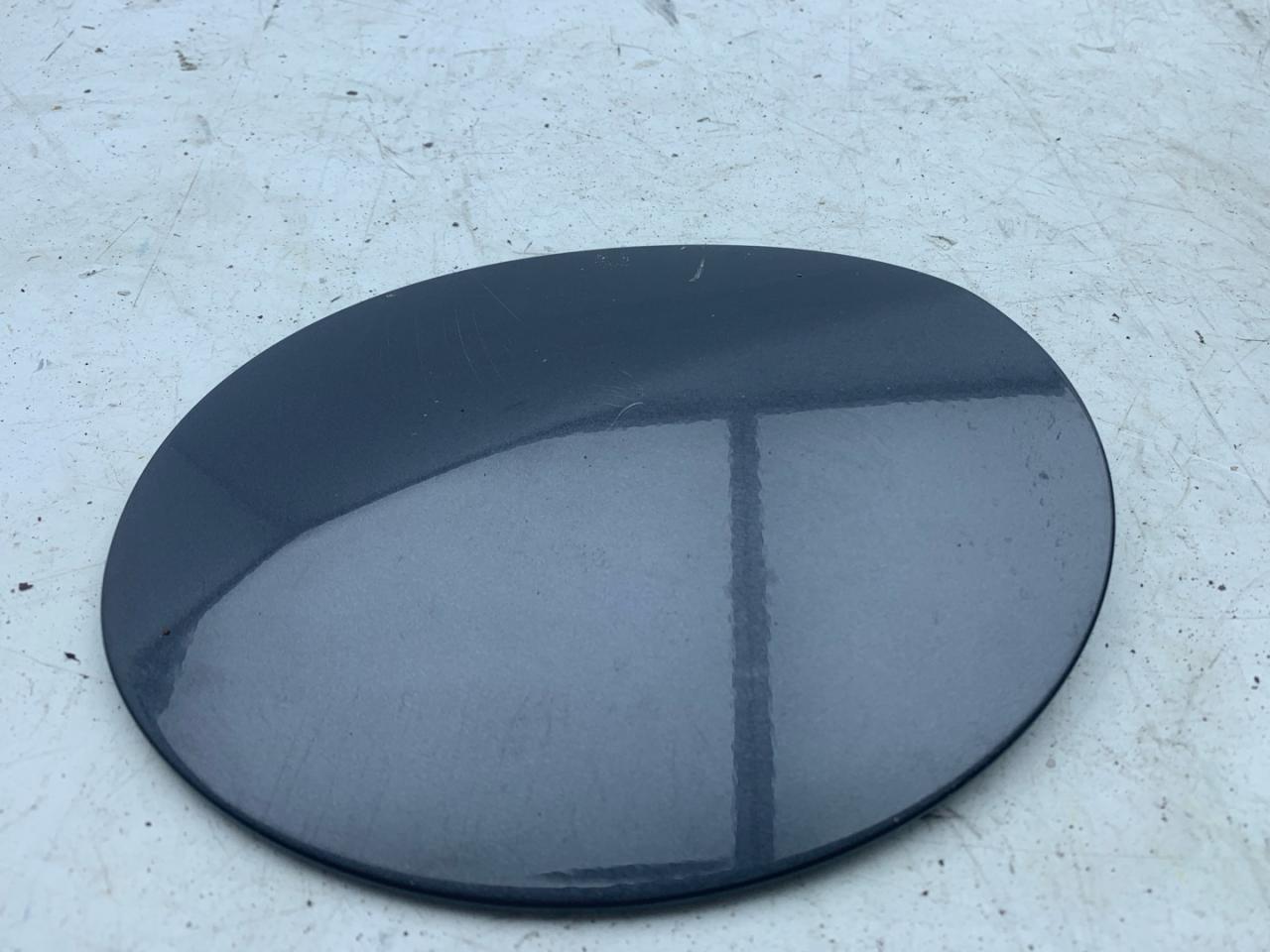 лючок топливного бака Subaru Forester 5 поколение (SK) 2020, 2.5 л., бензин, АКПП, серый, внедорожник 5 дв., полный привод, 57602SJ000 - фото №1