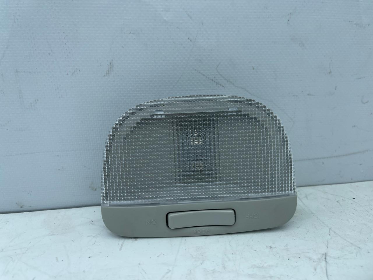 фонарь салона (плафон) Subaru Forester 5 поколение (SK) 2020, 2.5 л., бензин, АКПП, серый, внедорожник 5 дв., полный привод - фото №1