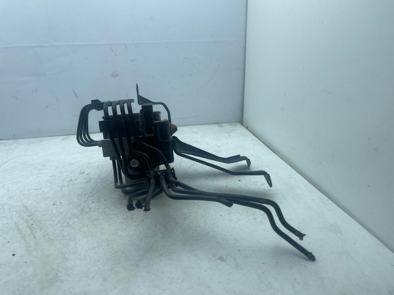 блок ABS Subaru Forester 5 поколение (SK) 2020, 2.5 л., бензин, АКПП, серый, внедорожник 5 дв., полный привод, 27536SJ050 - фото №1