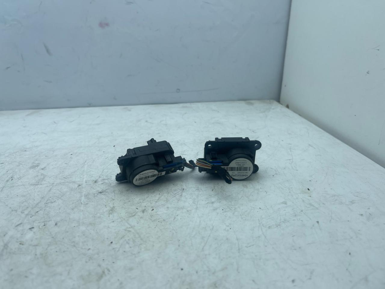 моторчик заслонки печки Chevrolet Equinox 3 поколение 2019, 1.5 л., бензин, АКПП, серый, внедорожник 5 дв., полный привод, 16465372 - фото №1