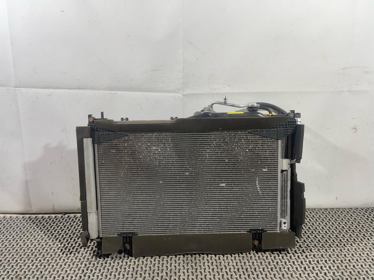 кассета радиаторов Subaru Forester 5 поколение (SK) 2020, 2.5 л., бензин, АКПП, серый, внедорожник 5 дв., полный привод - фото №1