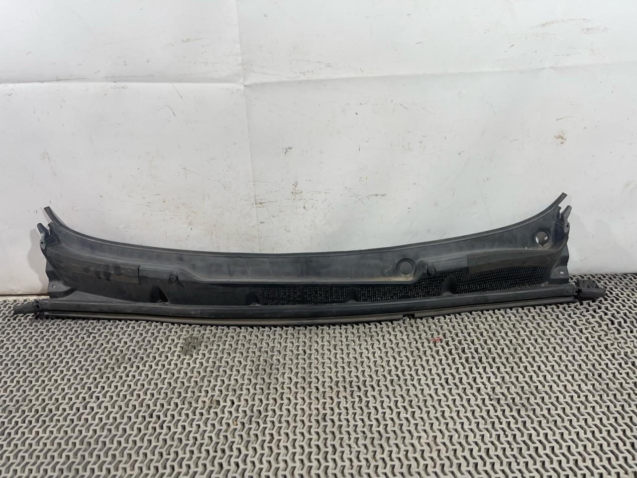 дождевик Buick Encore 1 поколение 2014, 1.4 л., бензин, АКПП, баклажан, внедорожник 5 дв., 95249623 - фото №1